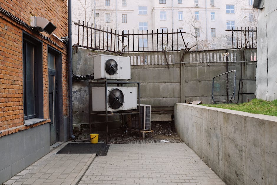 air conditioning equipment in Conroe, TX